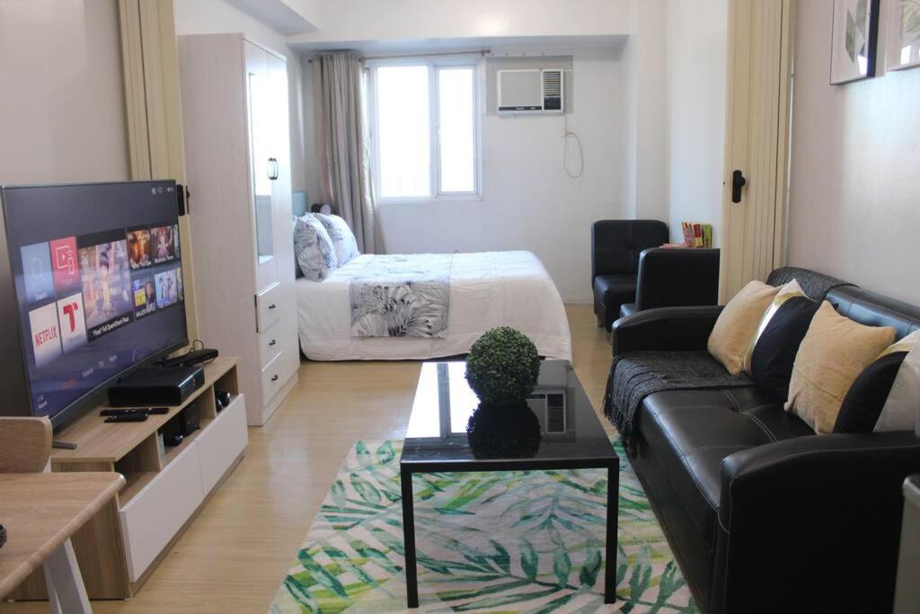 Huge A2J Executive Luxury 1Br Suite Near Abs Cbn, Gma Manila Esterno foto