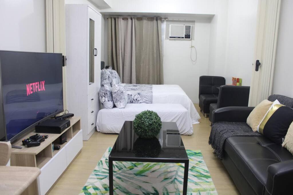 Huge A2J Executive Luxury 1Br Suite Near Abs Cbn, Gma Manila Esterno foto