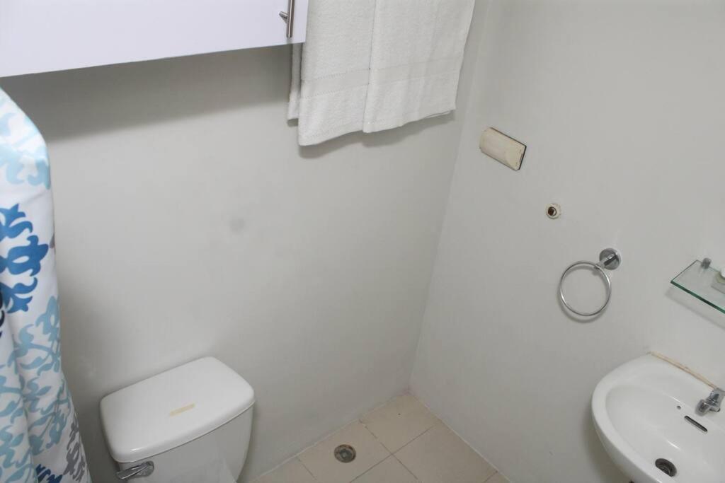 Huge A2J Executive Luxury 1Br Suite Near Abs Cbn, Gma Manila Esterno foto