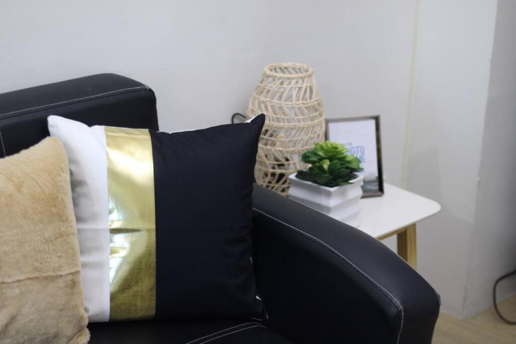 Huge A2J Executive Luxury 1Br Suite Near Abs Cbn, Gma Manila Esterno foto