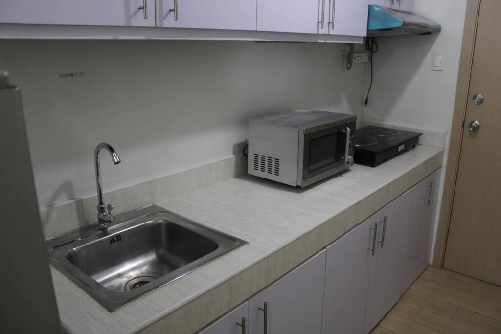 Huge A2J Executive Luxury 1Br Suite Near Abs Cbn, Gma Manila Esterno foto